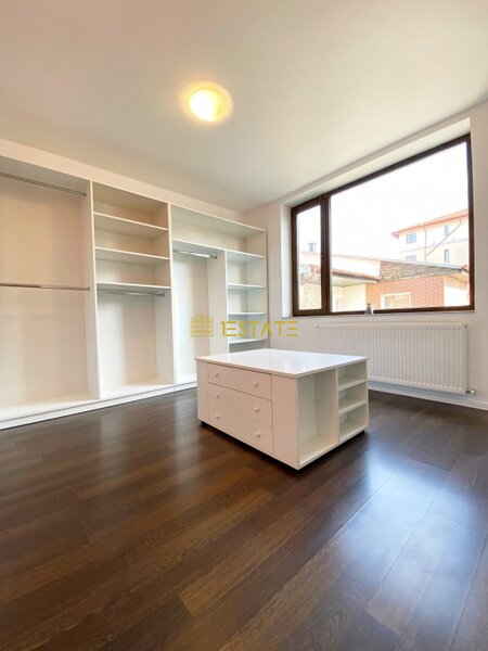 Aviatiei, metrou Aurel Vlaicu, vila P+2E, pod, 5 camere, 3 bai, curte 155 mp